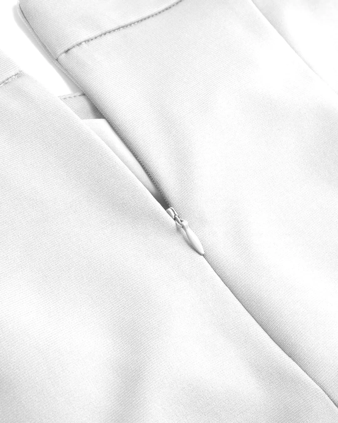 Blockcore Inspired Solid Mini Skirt In White