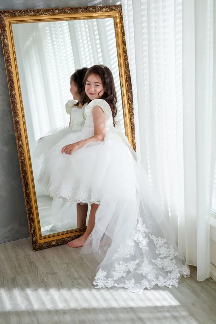 Detachable White Lace Trail
